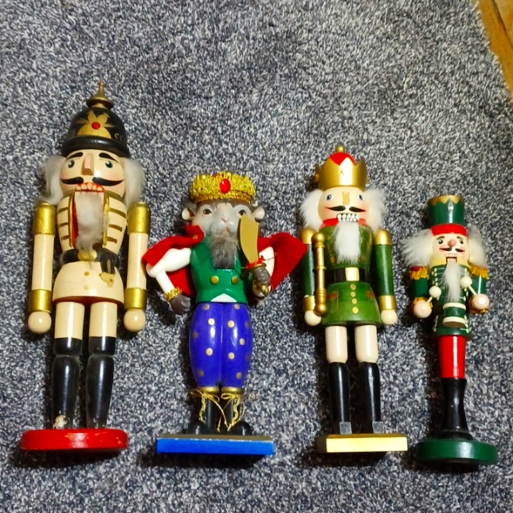 Nitcracker lot of 4